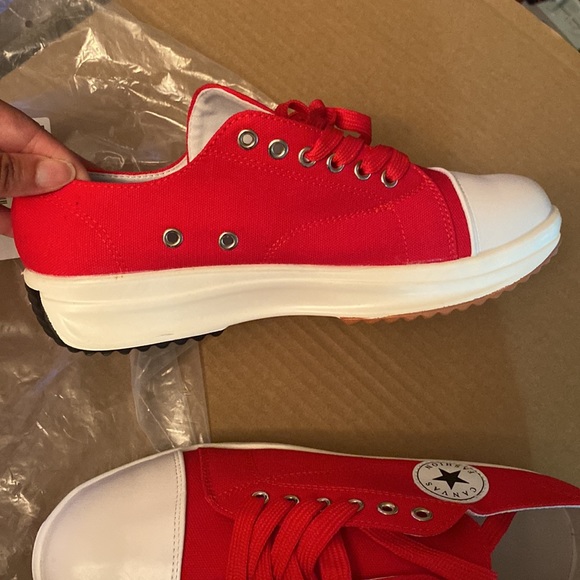 Canvas Chic Me Sneakers - Picture 8 of 8